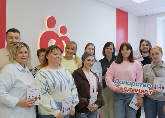 доноры в белых халатах: медработники детской инфекционной больницы сдали кровь